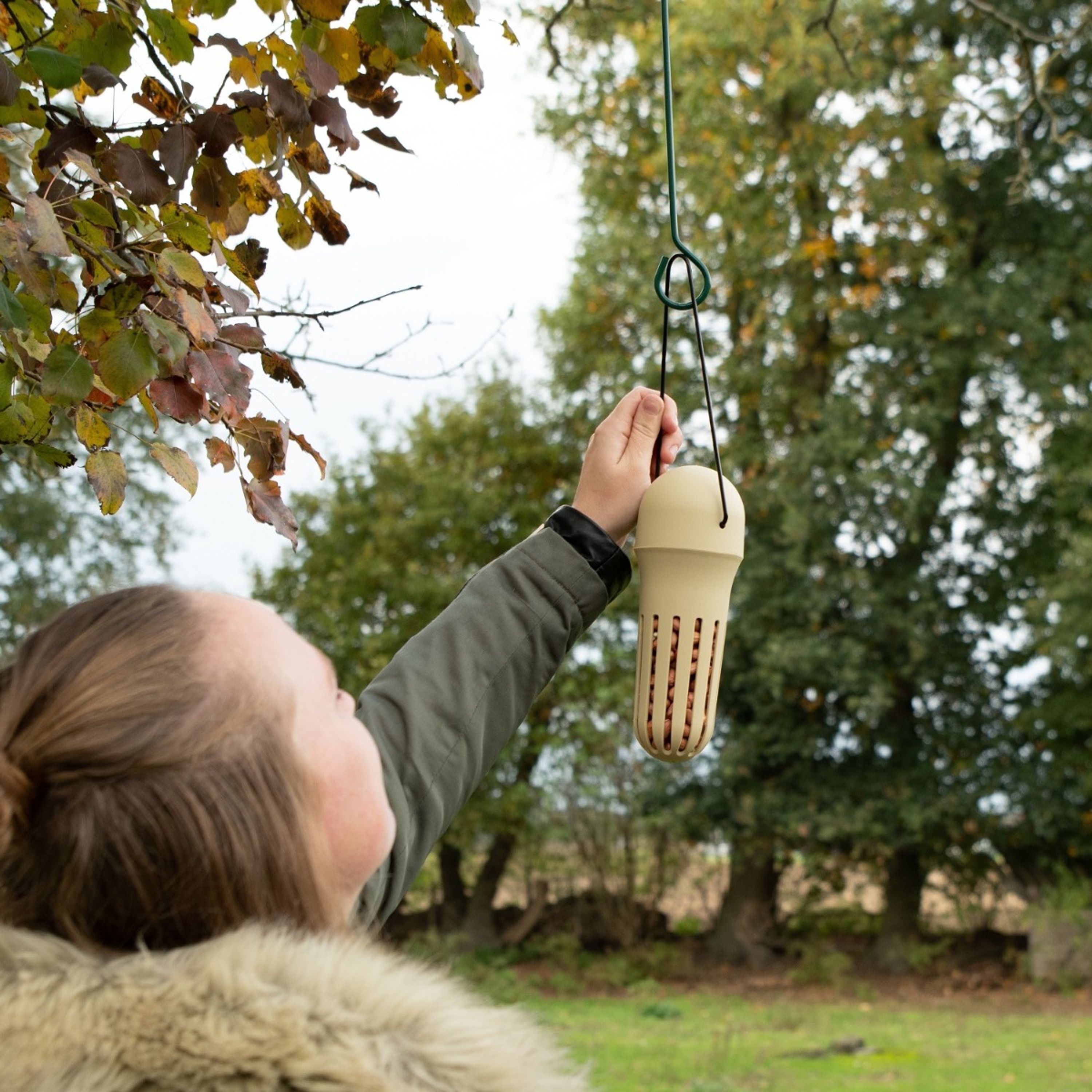 Erdnusssäule „Max" (Beige) | SingingFriend