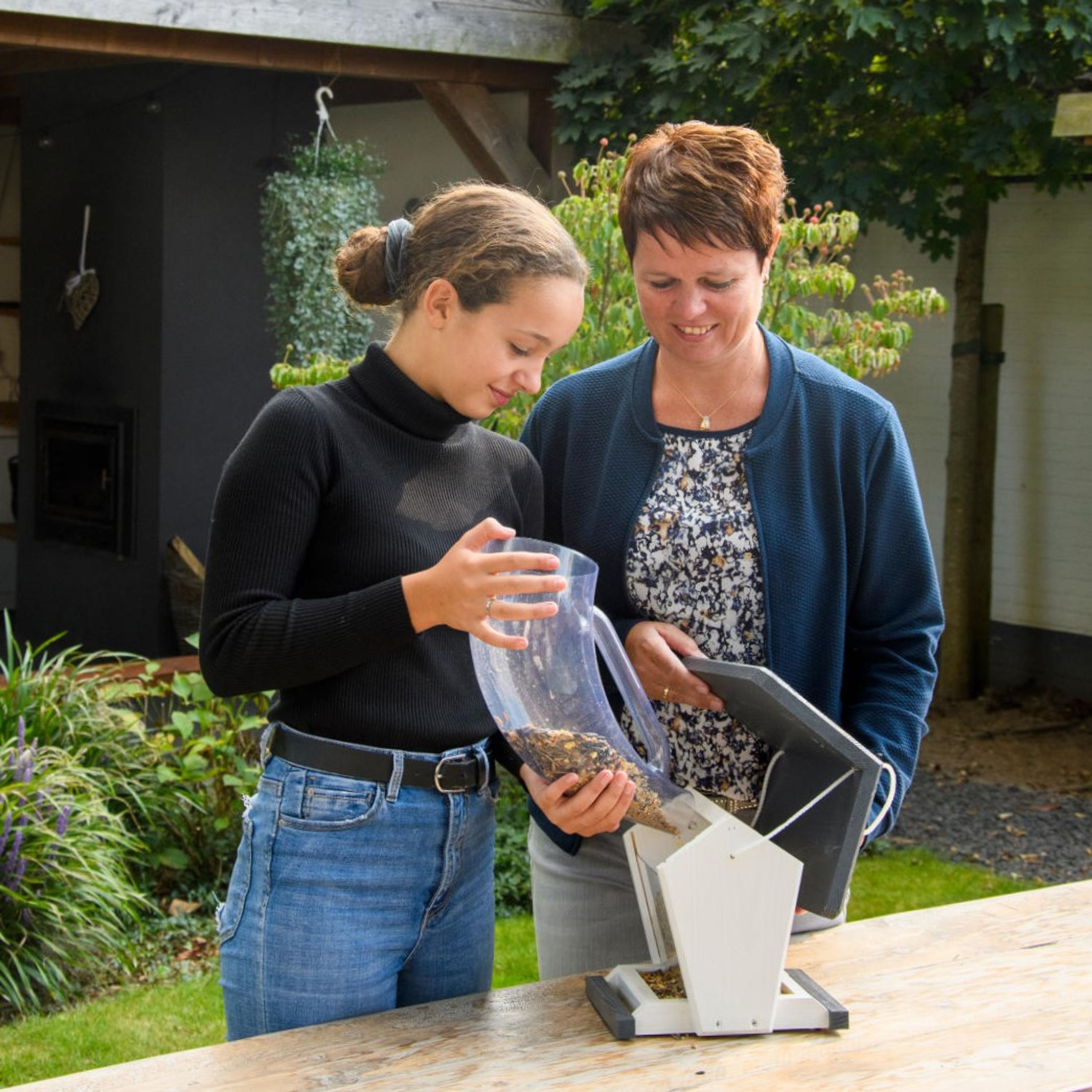 Futterhaus „Genf“ | CJ Wildlife