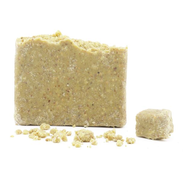 Veganer Energieblock mit Erdnüssen
