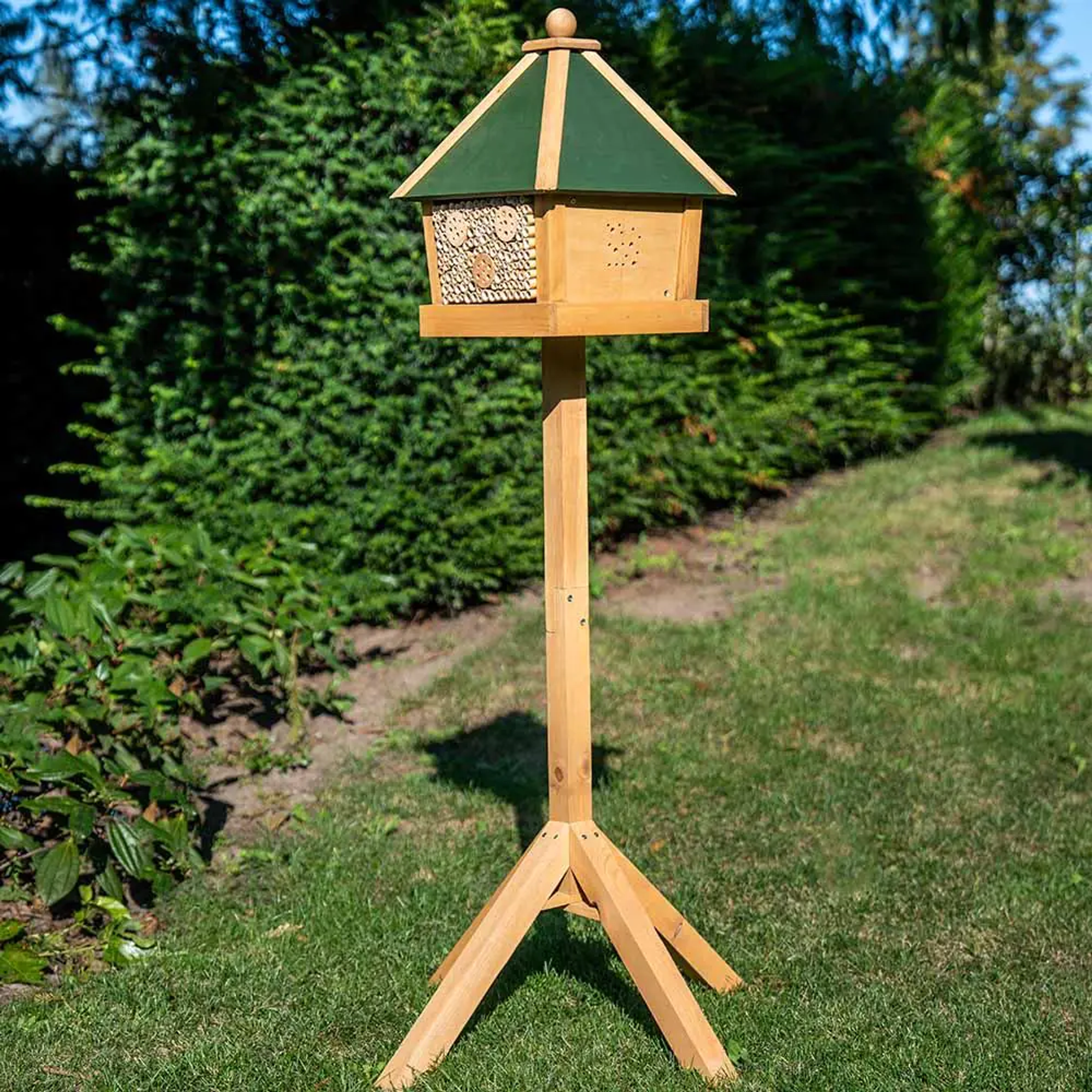 Comparer les prix de Hôtel à insectes Lipari monté sur poteau | CJ Wildlife